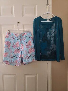 Crown & Ivy Sz 24 Shorts & Cato Eiffel Tower Top 22/24
